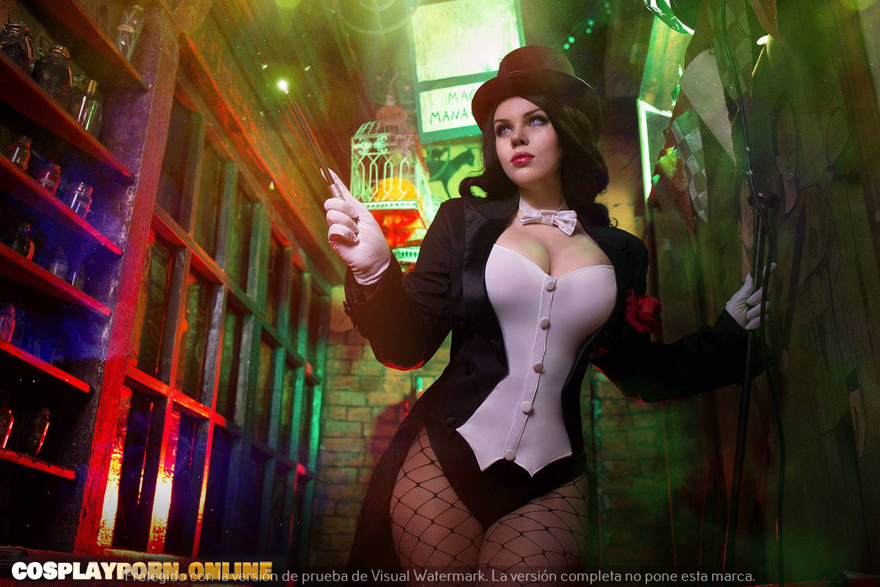 AliceCosplay-Zatanna amateur pics