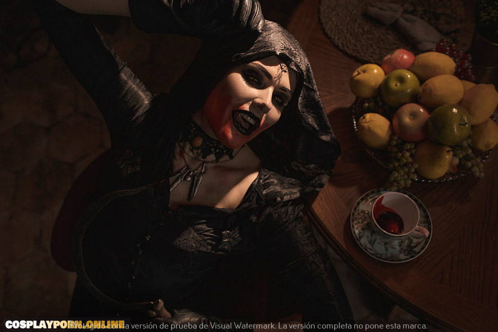 Cassandra-Daniela-Dimitrescu_Resident-Evil-Village_Mira-cosplay open pussy
