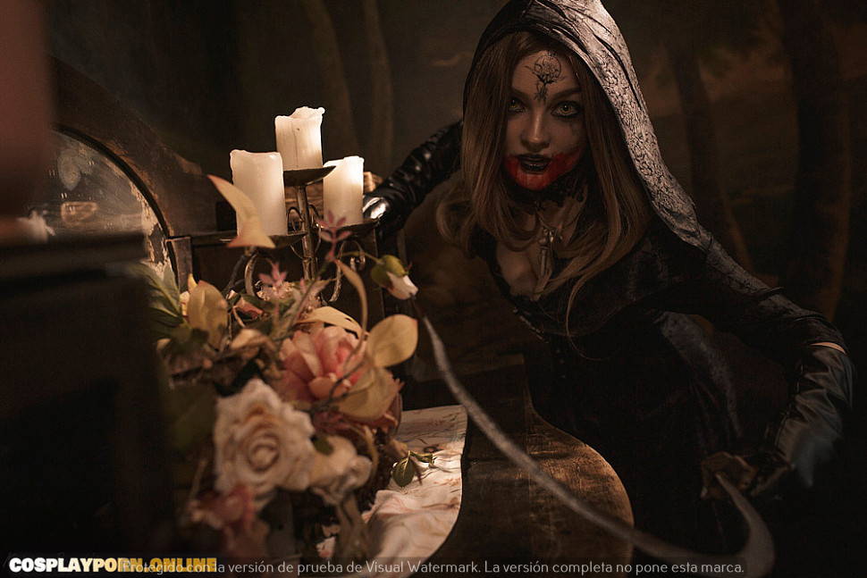 Cassandra-Daniela-Dimitrescu_Resident-Evil-Village_Mira-cosplay babes