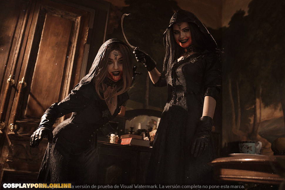 Cassandra-Daniela-Dimitrescu_Resident-Evil-Village_Mira-cosplay selfies nude