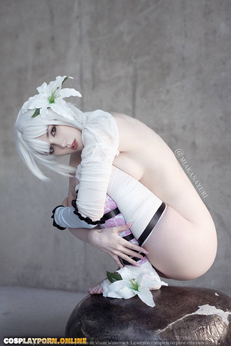 Cosplayer-Mia_Kanayuri legs spread