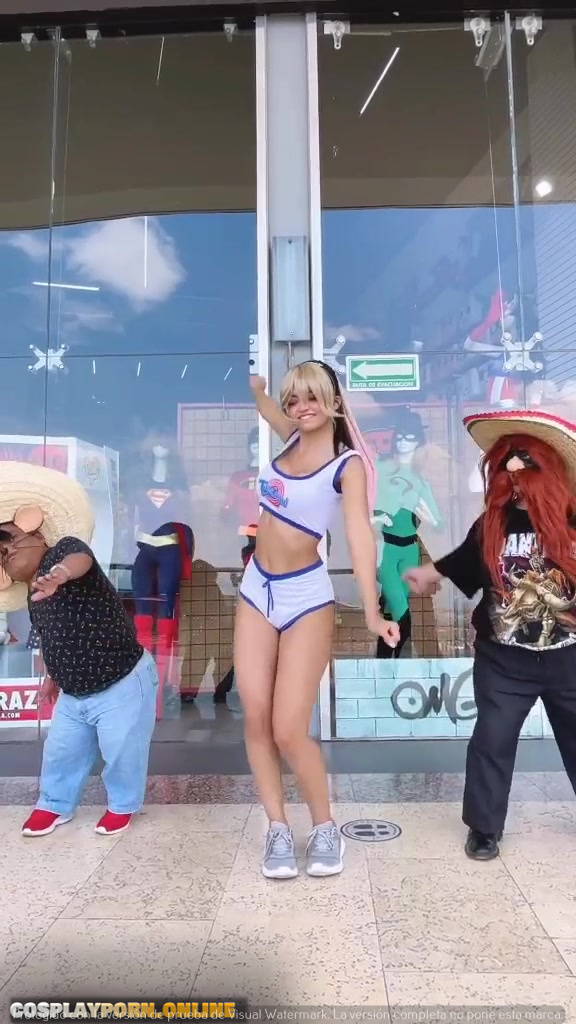 Cosplayer_Michelle-Zepeda brunette