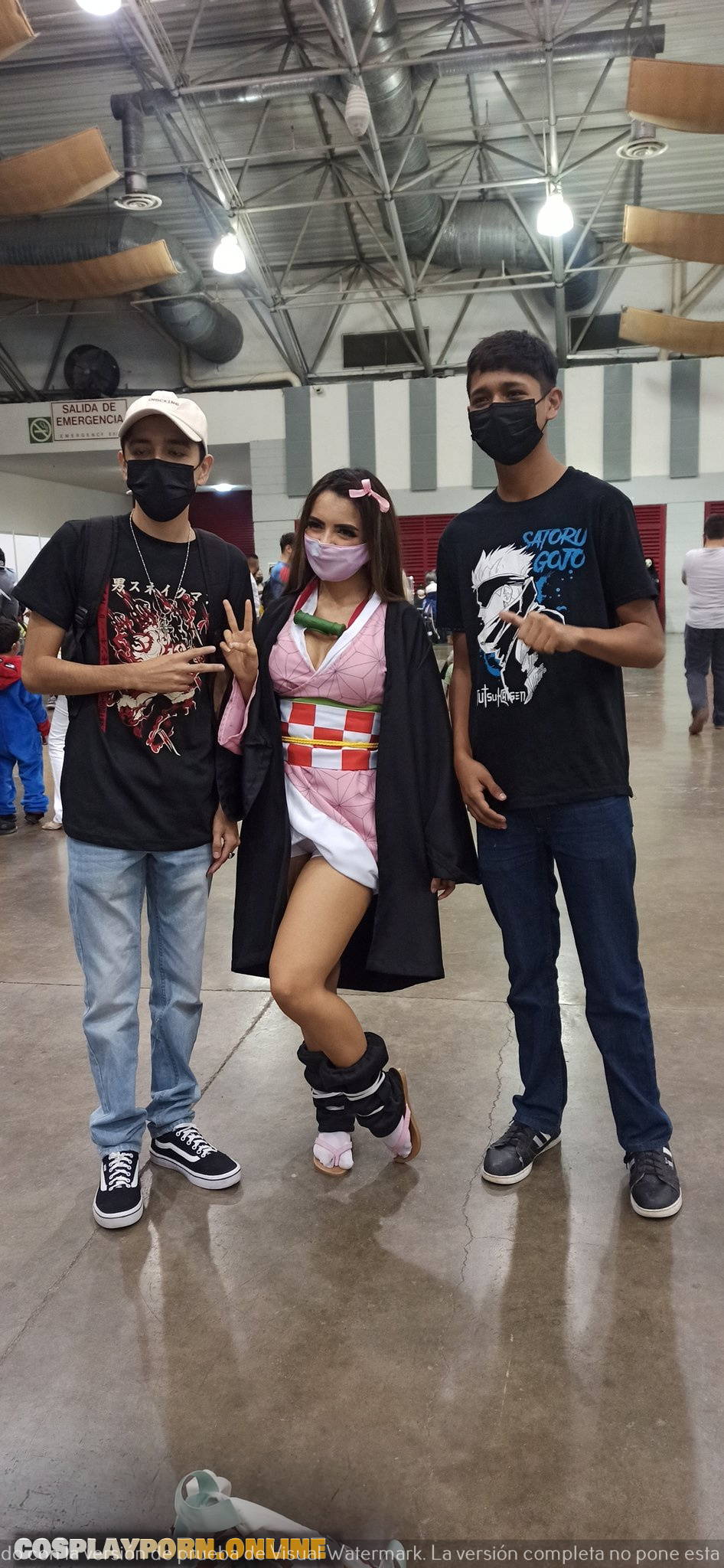 Cosplayer_Michelle-Zepeda bathroom