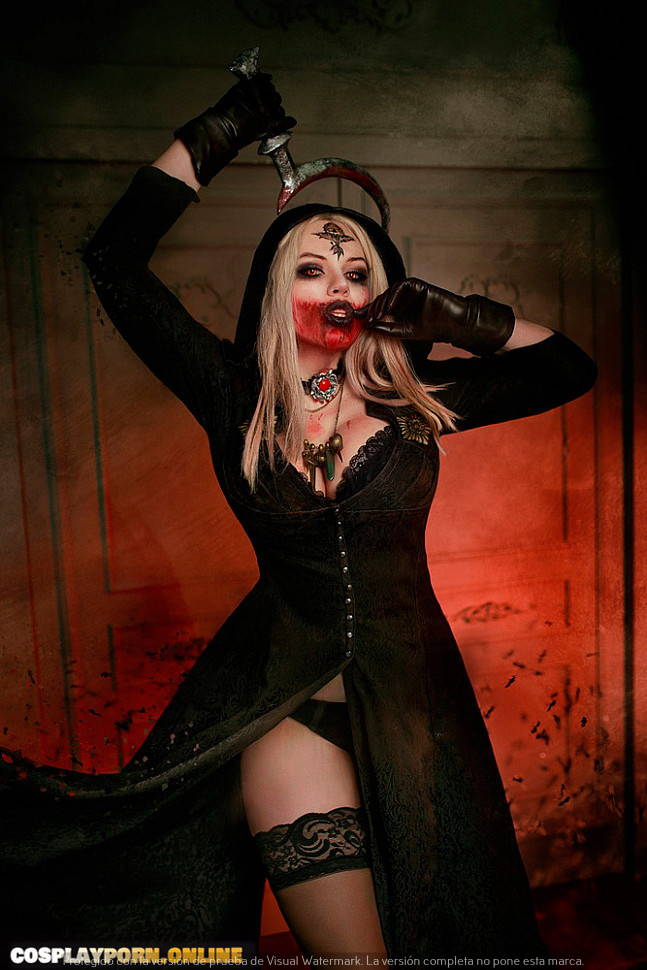 Daniela-Dimitrescu_Resident-Evil-village alice cosplay amateur pics