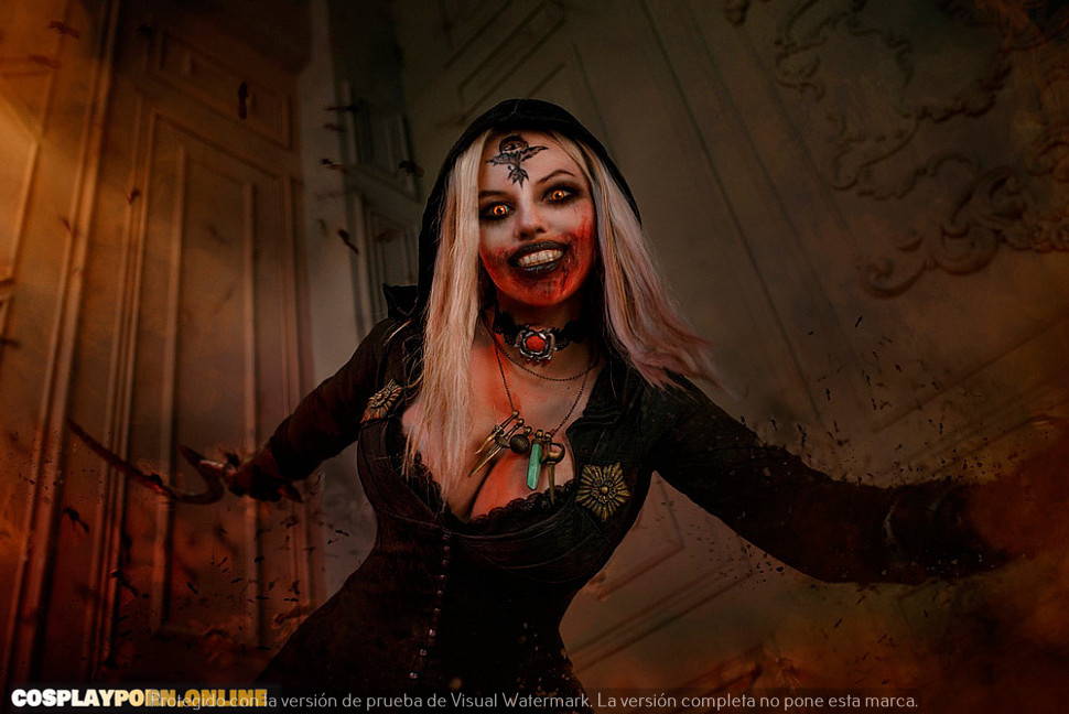 Daniela-Dimitrescu_Resident-Evil-village alice cosplay homemade pics