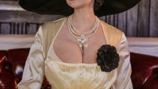 Anna Faith – Lady Dimitrescu